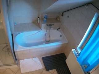 Julmodels Bathroom 2nd Floor-1